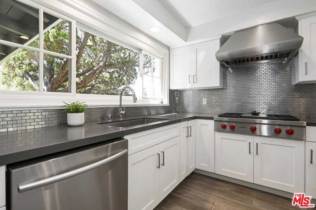 503 Devonwood Road Altadena, CA 91001 - Photo 13 of 41