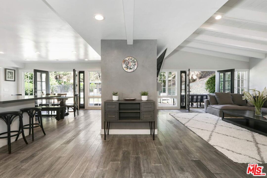 503 Devonwood Road Altadena, CA 91001 - Photo 4 of 41