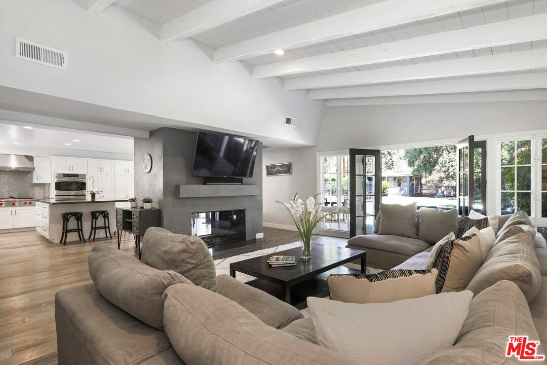 503 Devonwood Road Altadena, CA 91001 - Photo 8 of 41