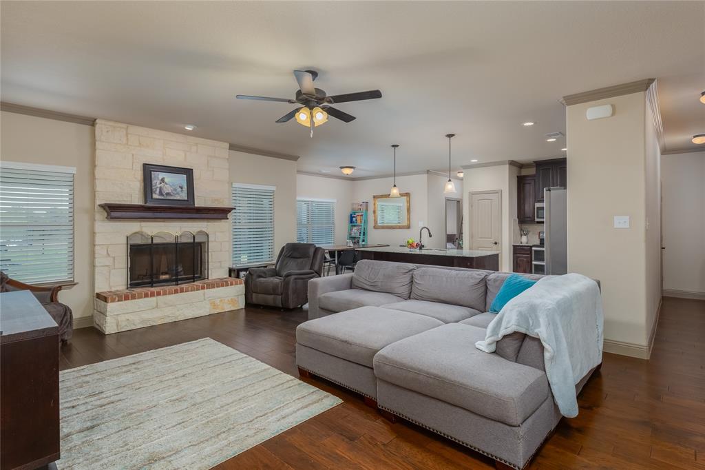 3841 West J E Woody Road Springtown, TX 76082 - Photo 8 of 40 Gallery Image 8