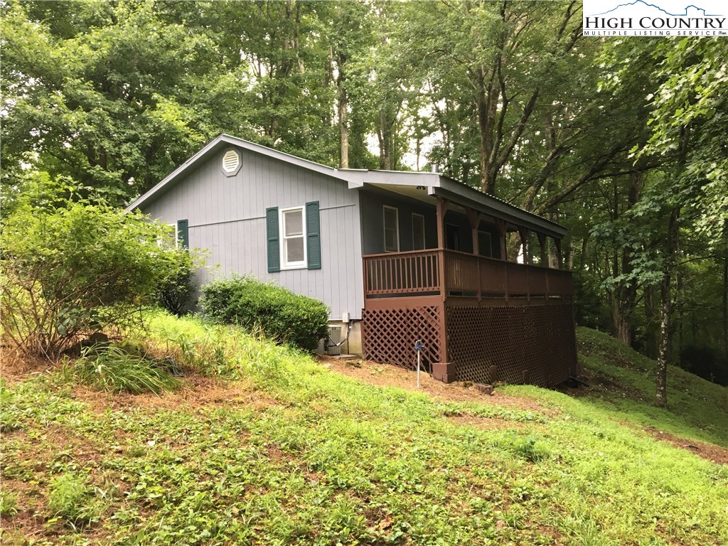 348 Fox Cove Road South Boone, NC 28607 - Photo 2 of 8 Gallery Image 2