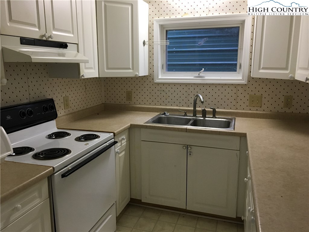 348 Fox Cove Road South Boone, NC 28607 - Photo 5 of 8 Gallery Image 5
