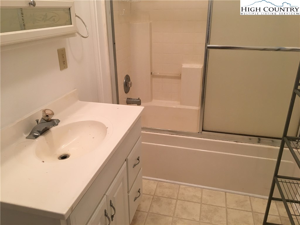 348 Fox Cove Road South Boone, NC 28607 - Photo 6 of 8 Gallery Image 6