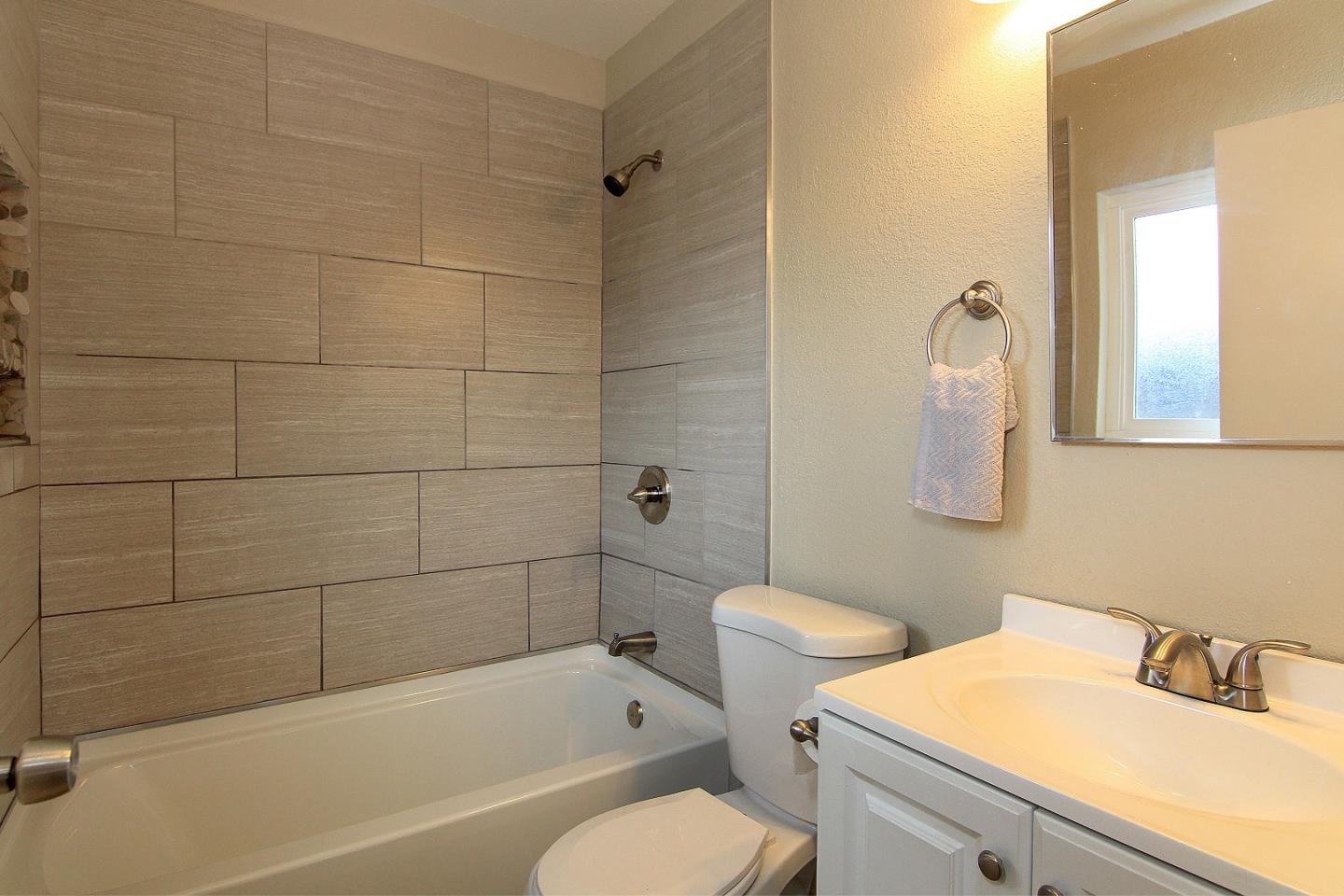 81 Miller Road Hollister, CA 95023 - Photo 10 of 17 Gallery Image 10