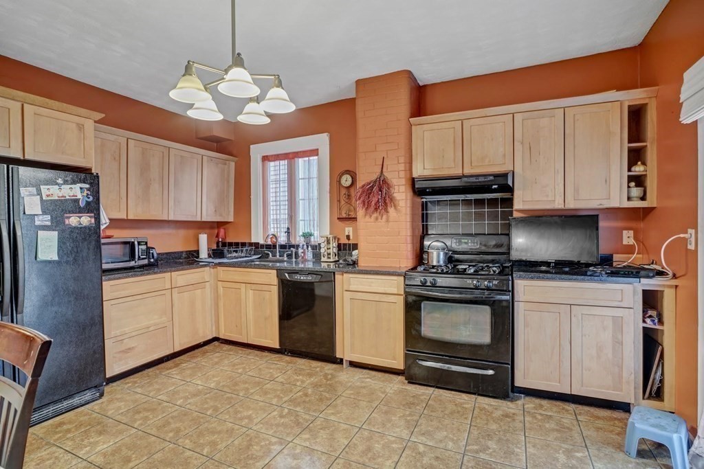 458 East 8th Street, Unit 1 Boston, MA 02127 - Photo 5 of 25