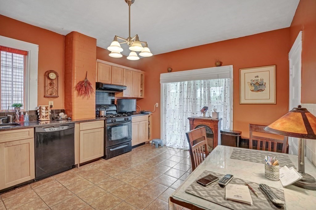 458 East 8th Street, Unit 1 Boston, MA 02127 - Photo 6 of 25