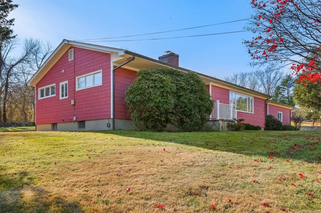 a view of a yard in front of a house