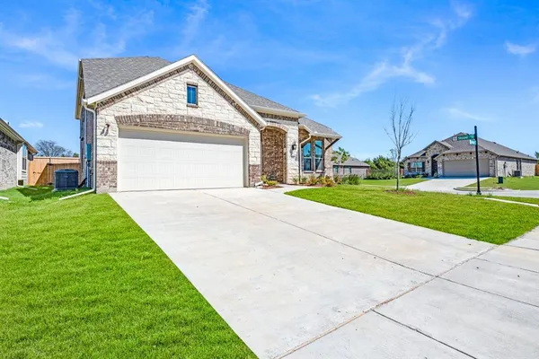 $449,778 | 306 Maltese, Red Oak, TX 75154