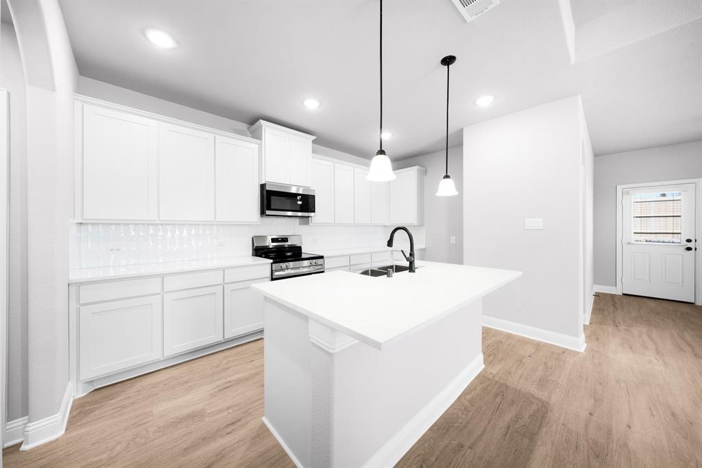 306 Maltese Red Oak, TX 75154 - Photo 7 of 37 DSC06334