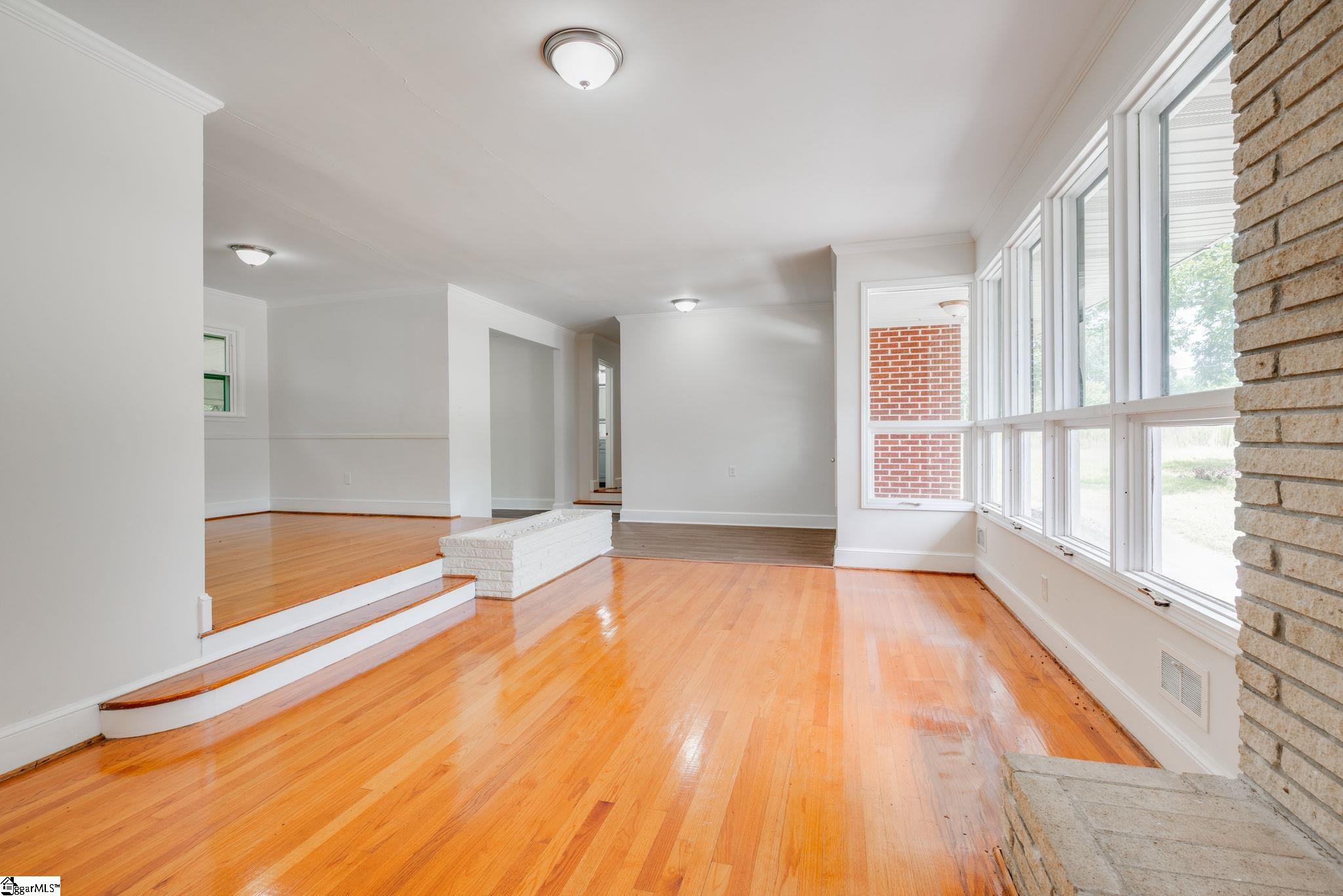 213 Barker Road Simpsonville, SC 29680 - Photo 10 of 49 Gallery Image 10