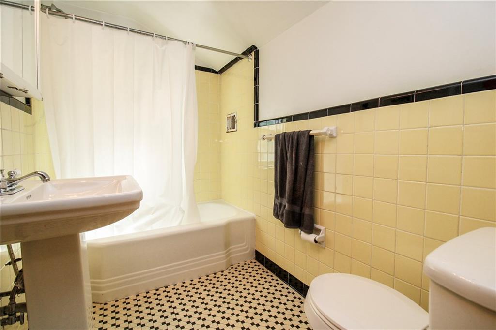 965 McNeilly Road Pittsburgh, PA 15226 - Photo 13 of 18 Full bath on the upper level with pedestal sink.