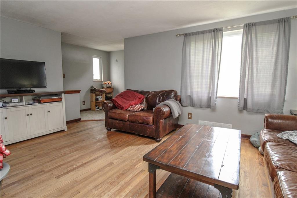 965 McNeilly Road Pittsburgh, PA 15226 - Photo 5 of 18 Oversized windows provide great natural light in this space!