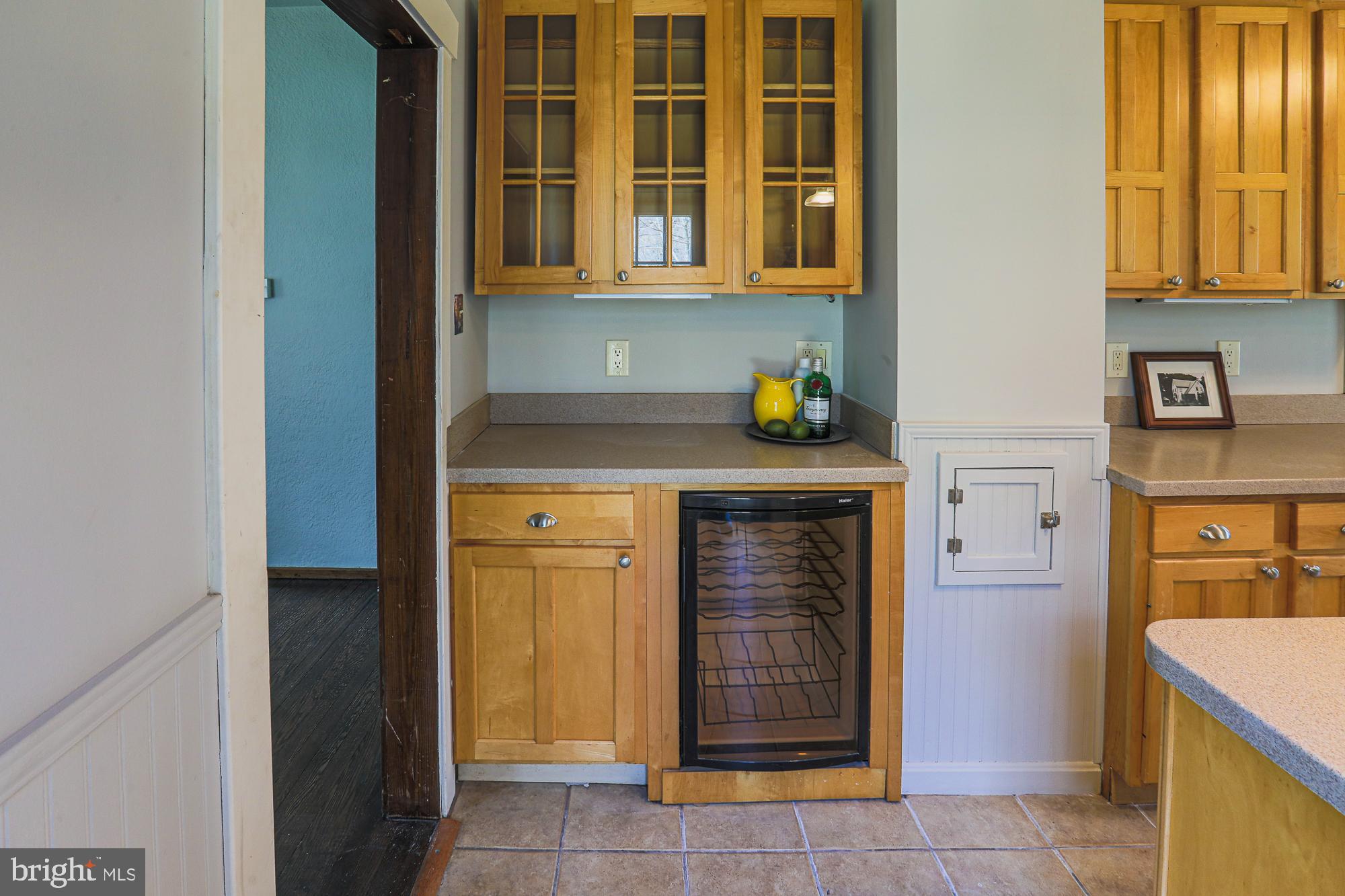 425 Nottingham Road Baltimore, MD 21229 - Photo 26 of 70 Kitchen wine fridge and laundry shoot