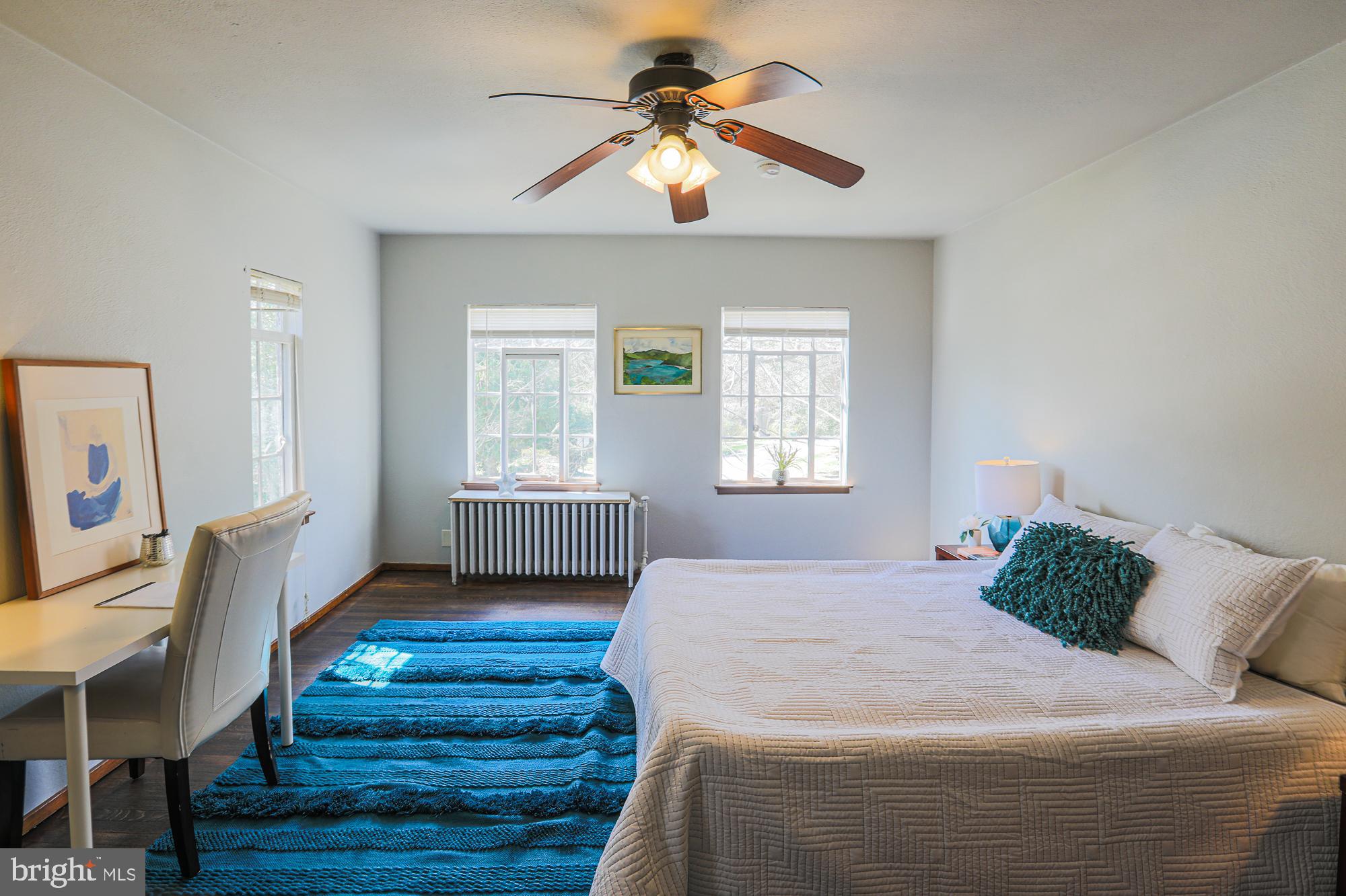 425 Nottingham Road Baltimore, MD 21229 - Photo 34 of 70 Light filled primary bedroom