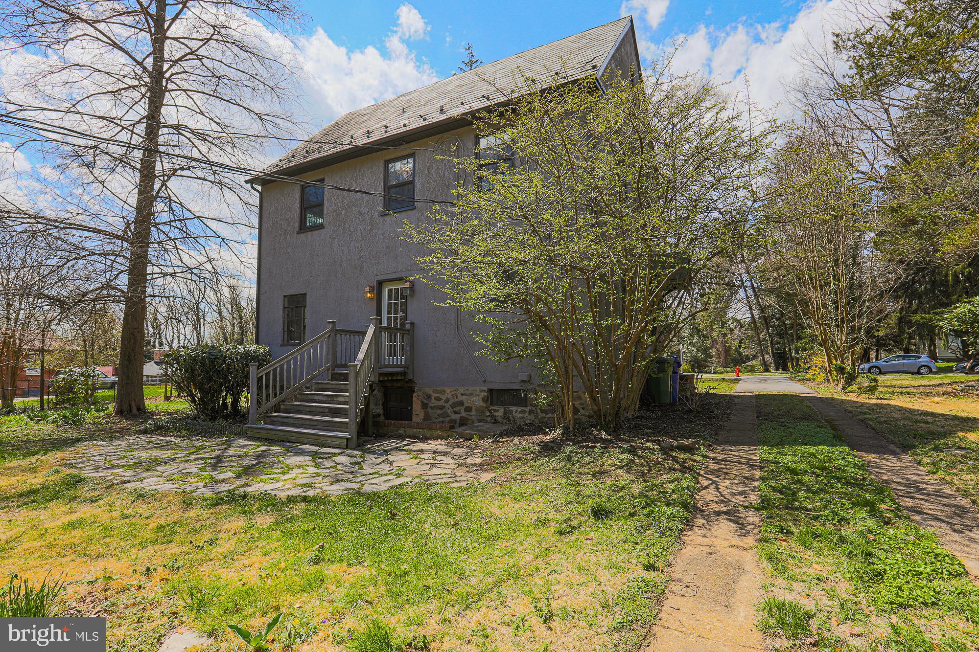 425 Nottingham Road Baltimore, MD 21229 - Photo 67 of 70 Back exterior + stone patio