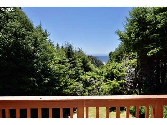 34518 Mutts Way Gold Beach, OR 97444 - Photo 2 of 40