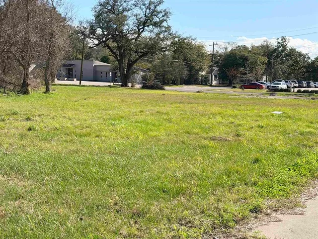 $268,000 | 1512 West Park Avenue, Orange, TX 77630