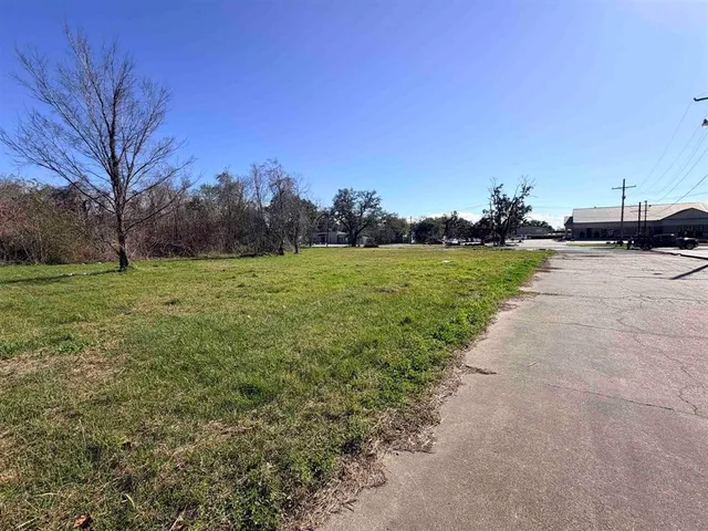 $268,000 | 1512 West Park Avenue, Orange, TX 77630