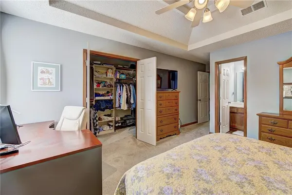 $219,999 | 1633 Southwest Highland Drive, Lee's Summit, MO 64081