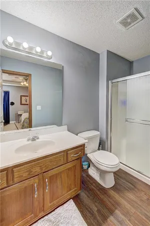 $219,999 | 1633 Southwest Highland Drive, Lee's Summit, MO 64081
