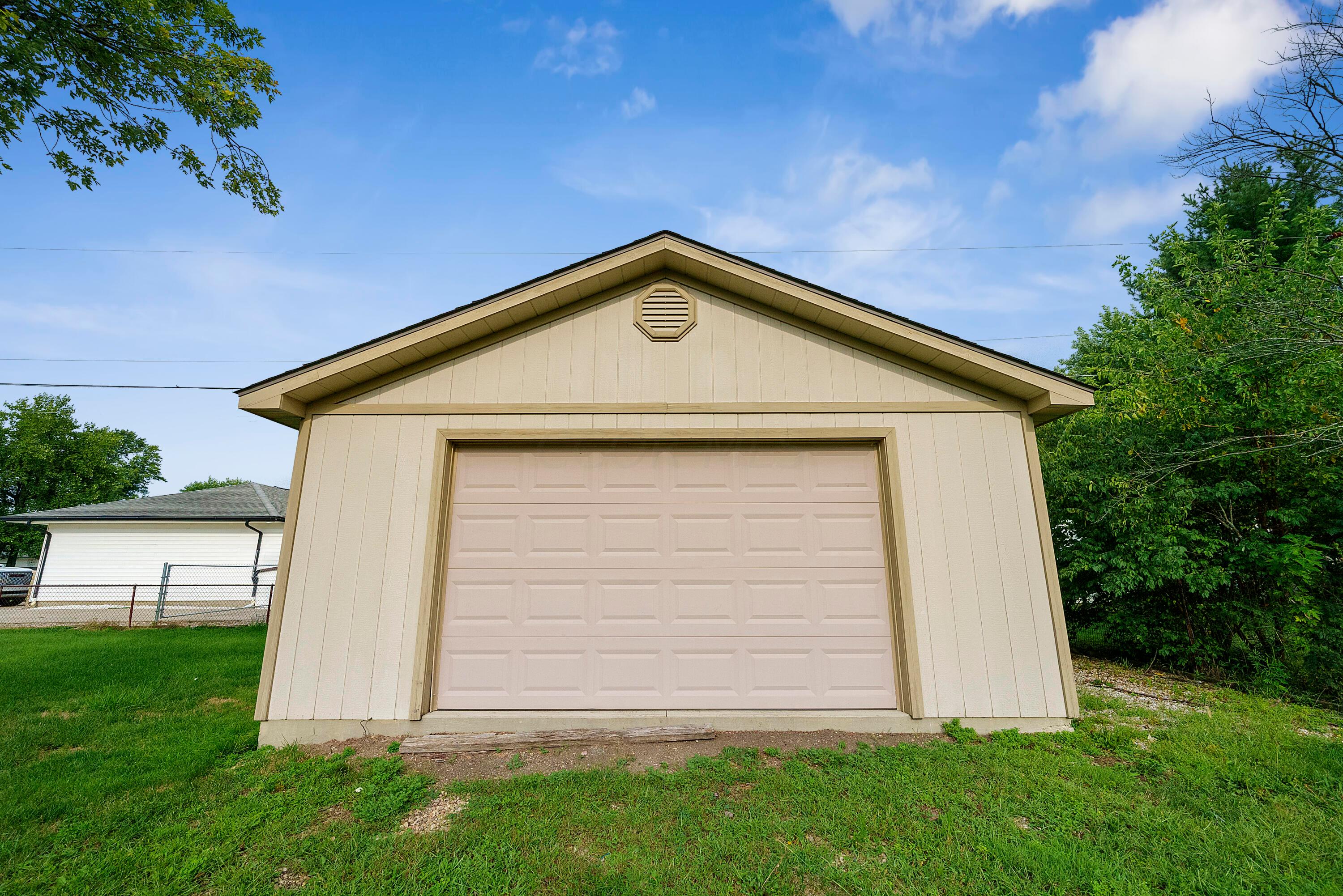 5500 Ebright Road Groveport, OH 43125 - Photo 45 of 55 Garage