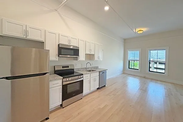 $1,945 | 105 Paige Street, Unit 508, Lowell, MA 01852