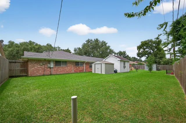 $299,500 | 331 Haymarket Lane, Houston, TX 77015