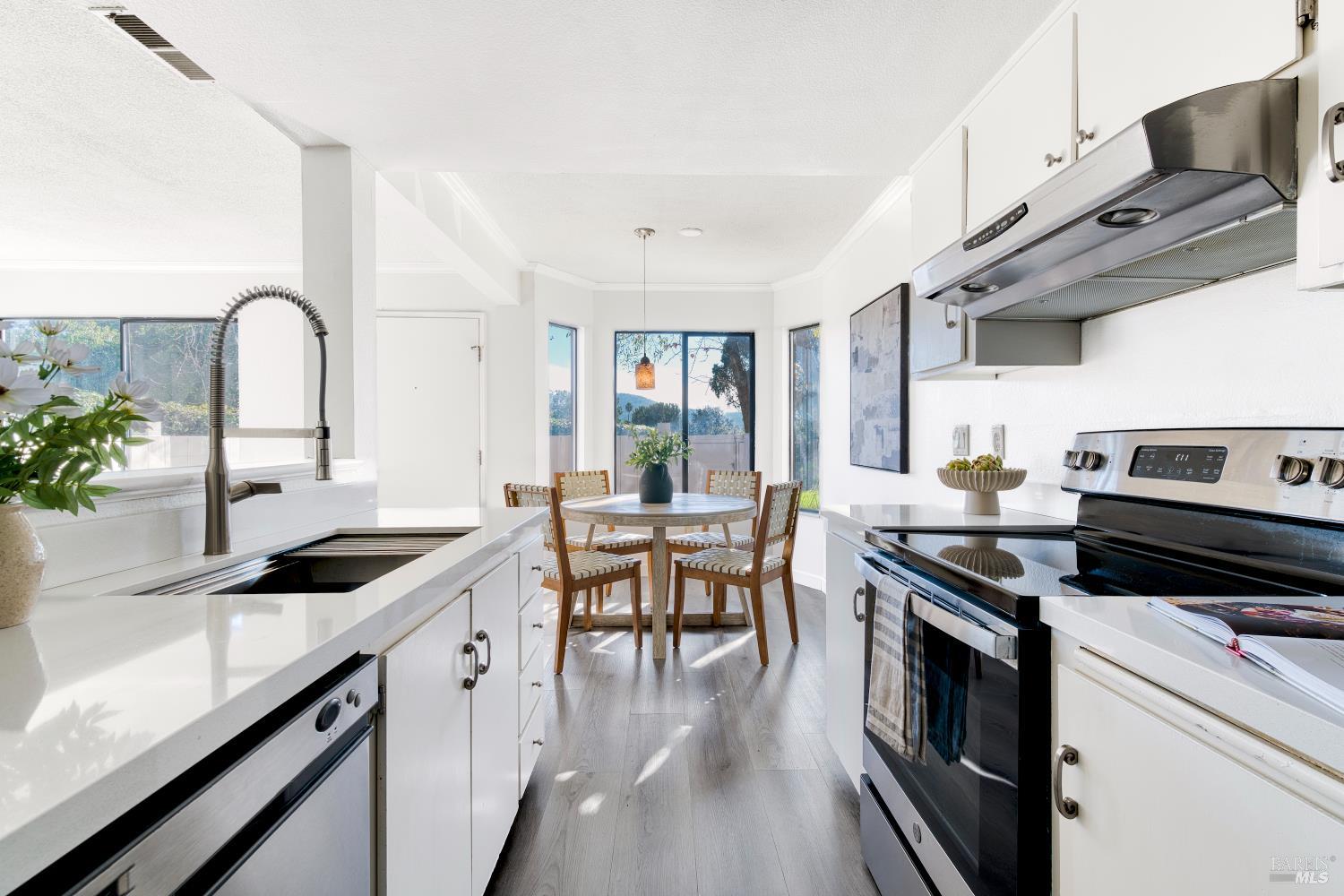 29 Keel Court San Rafael, CA 94903 - Photo 10 of 26