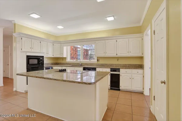 $595,000 | 7170 Country Oaks Drive, Southaven, MS 38672