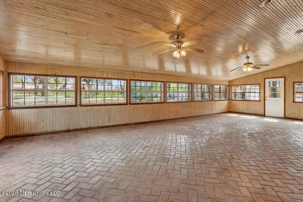 $595,000 | 7170 Country Oaks Drive, Southaven, MS 38672