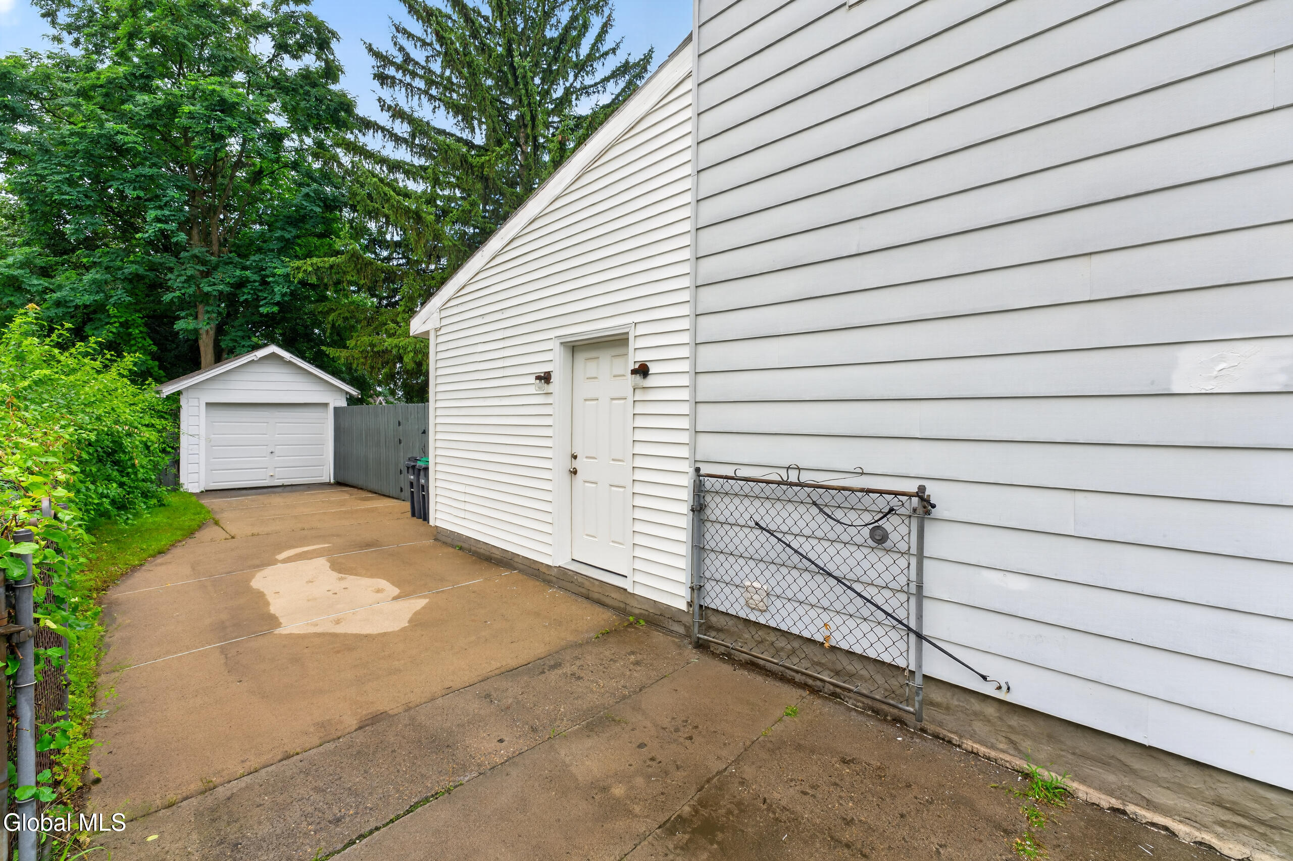 806 Curry Road Rotterdam, NY 12306 - Photo 38 of 39 Yard 7