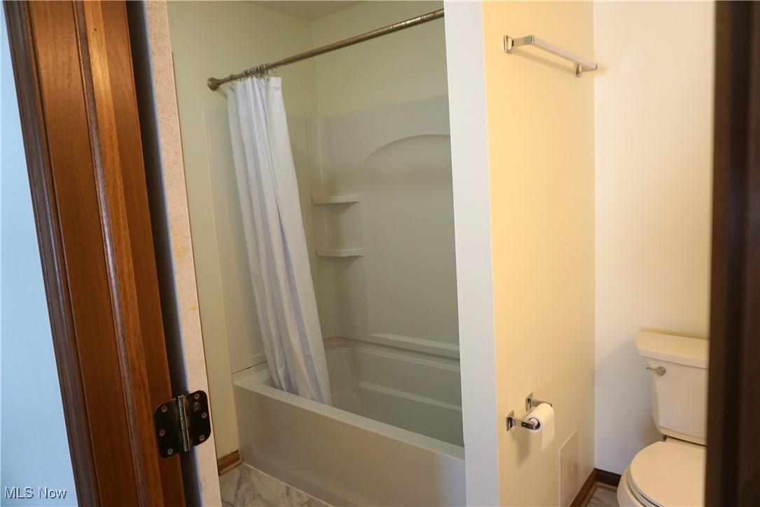 1671 Mapledale Road Wickliffe, OH 44092 - Photo 16 of 21 Full bath