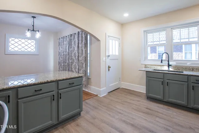 $325,000 | 407-409 Poplar Street, Unit PT19, Bristol, TN 37620