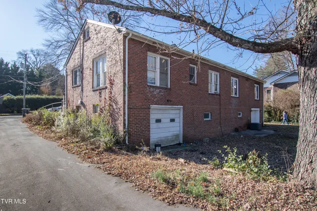 $325,000 | 407-409 Poplar Street, Unit PT19, Bristol, TN 37620