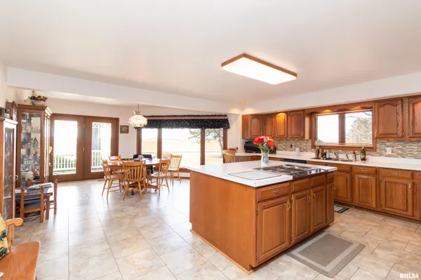 $524,900 | 29126 Cr 2100 Street North, Forest City, IL 61532