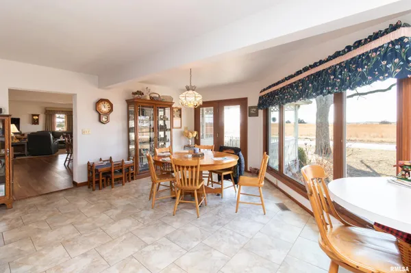 $524,900 | 29126 Cr 2100 Street North, Forest City, IL 61532