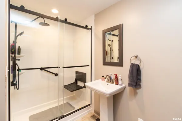 $524,900 | 29126 Cr 2100 Street North, Forest City, IL 61532