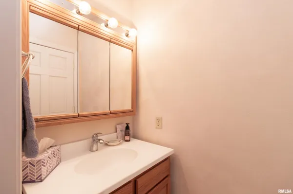 $524,900 | 29126 Cr 2100 Street North, Forest City, IL 61532