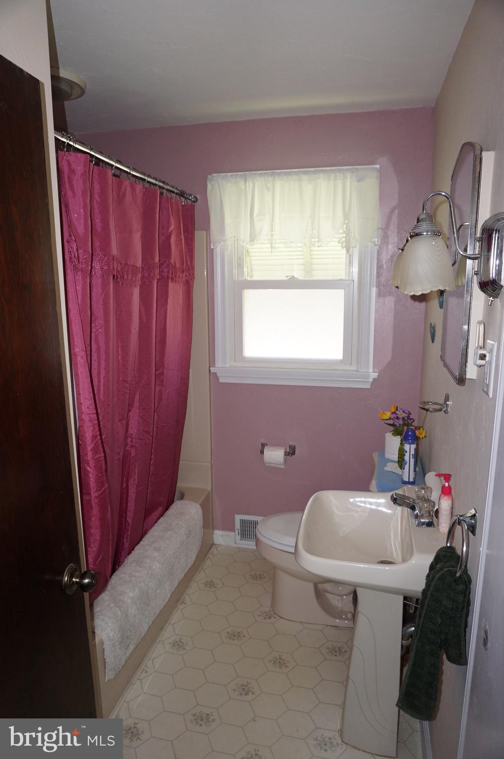 845 Clearmount Road York, PA 17403 - Photo 13 of 25 Gallery Image 13