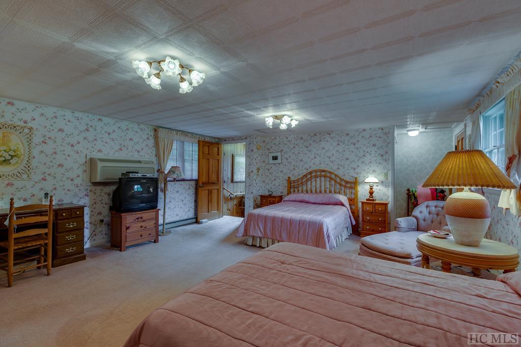 716 Cobb Road Highlands, NC 28741 - Photo 18 of 28 Gallery Image 18