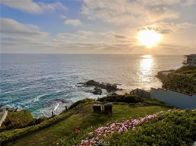 $8,999,000 | 31678 Seacove Drive, Laguna Beach, CA 92651