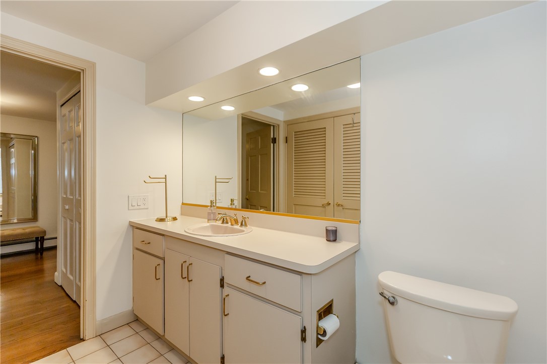 7 White Birch Road Cranston, RI 02920 - Photo 7 of 44