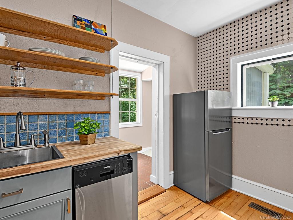 125 Naples Road Asheville, NC 28804 - Photo 9 of 25 Gallery Image 9