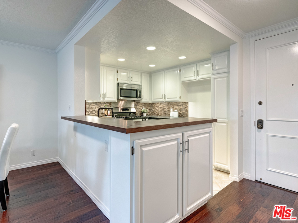 8512 Tuscany Avenue, Unit 303 Playa del Rey, CA 90293 - Photo 11 of 29