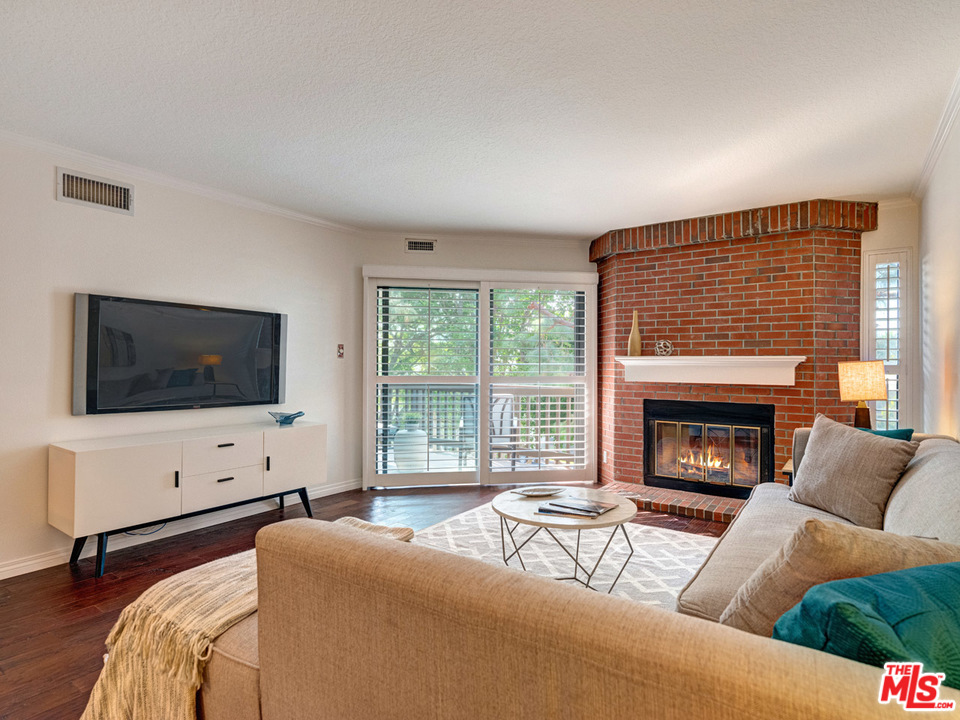 8512 Tuscany Avenue, Unit 303 Playa del Rey, CA 90293 - Photo 4 of 29