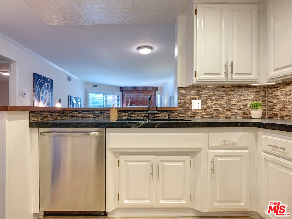 8512 Tuscany Avenue, Unit 303 Playa del Rey, CA 90293 - Photo 9 of 29