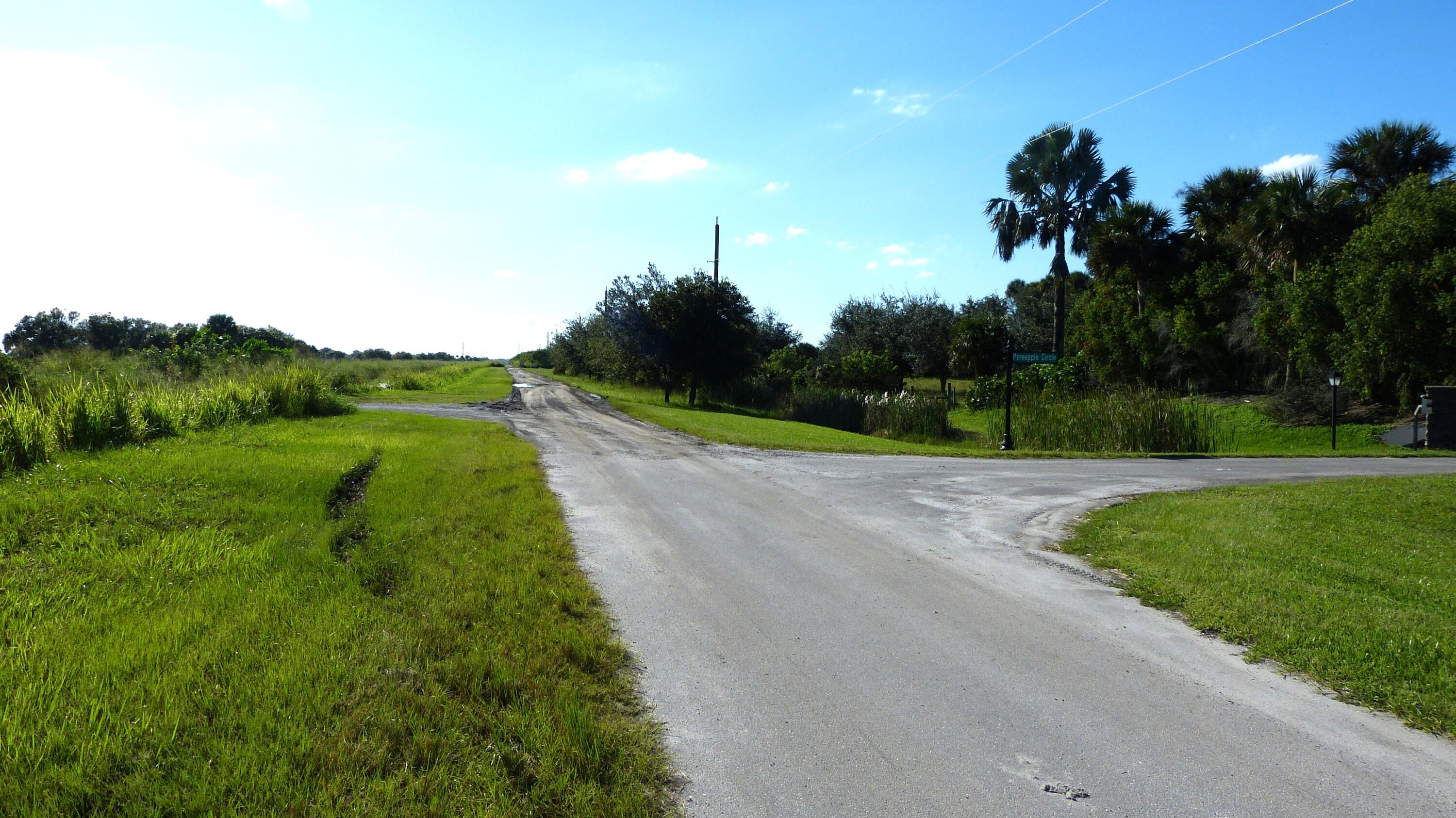 3 Pineapple Lane Fort Pierce, FL 34945 - Photo 2 of 4 a view of a park
