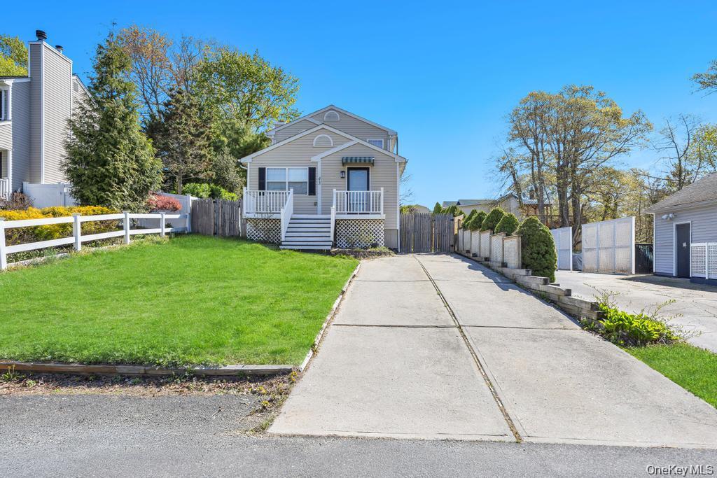43 Comus Road Rocky Point, NY 11778 - Photo 3 of 28 Gallery Image 3