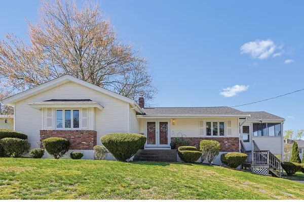 $545,000 | 3 Sunnyside Lane, Milford, MA 01757