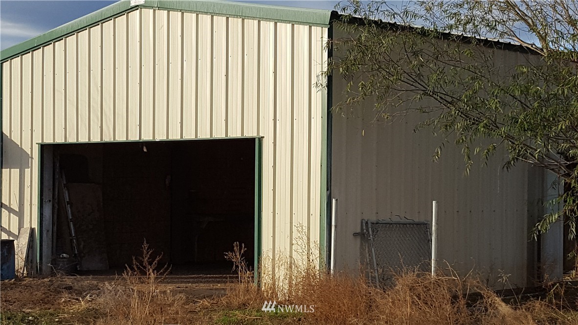 4948 Ne Road East Moses Lake, WA 98837 - Photo 3 of 9 Gallery Image 3